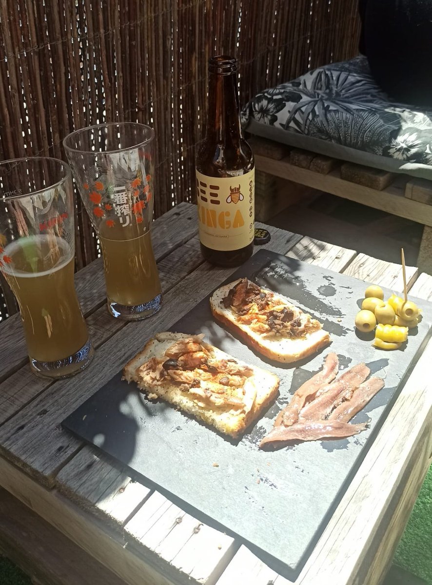 aoshi_vash's tweet photo. A disfrutar de una buena Hidromiel de Peñafiel 🍻#Beekinga https://t.co/h5FVP701JQ