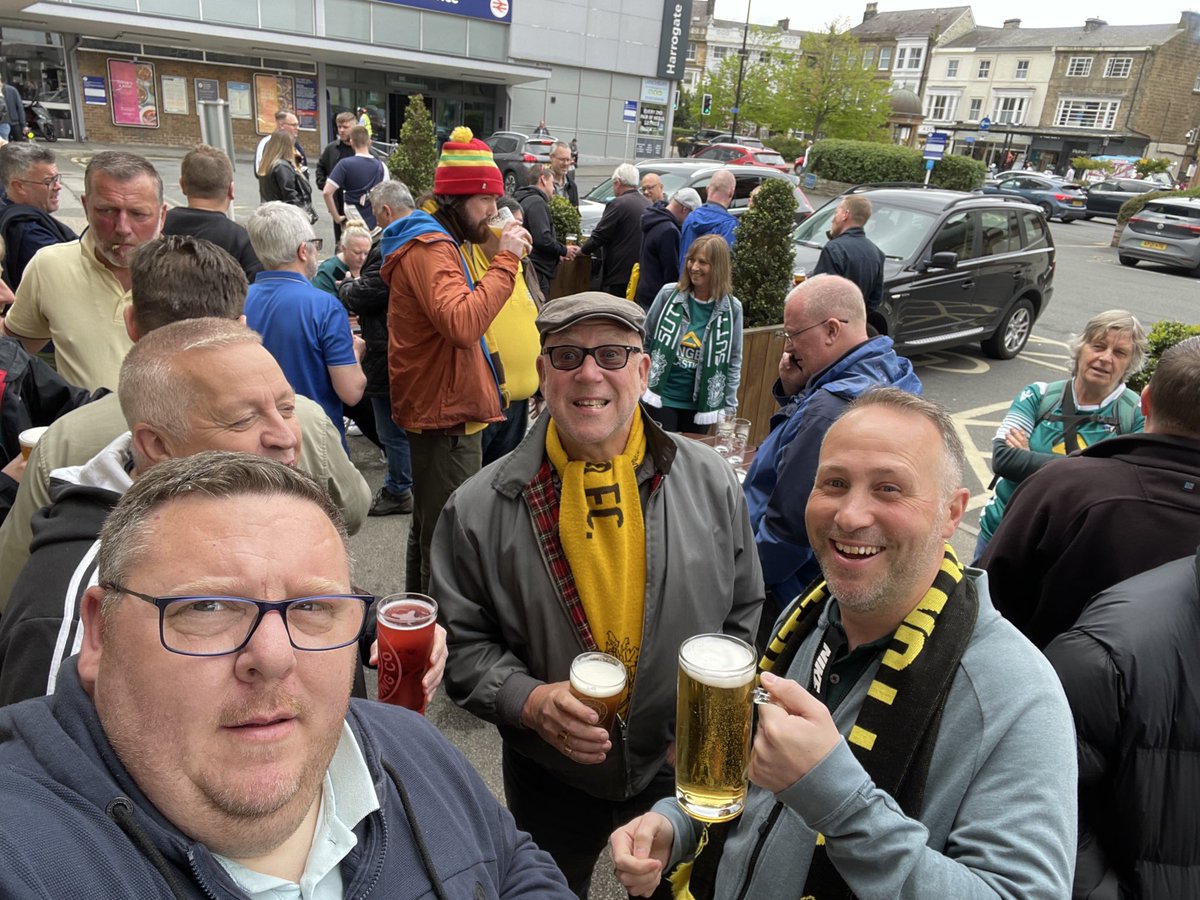 Coachrattle's tweet photo. Away day for ⁦@suttonunited⁩ with ⁦@bornatotter⁩ and ⁦@cessufc⁩ https://t.co/l4PqphvlQG