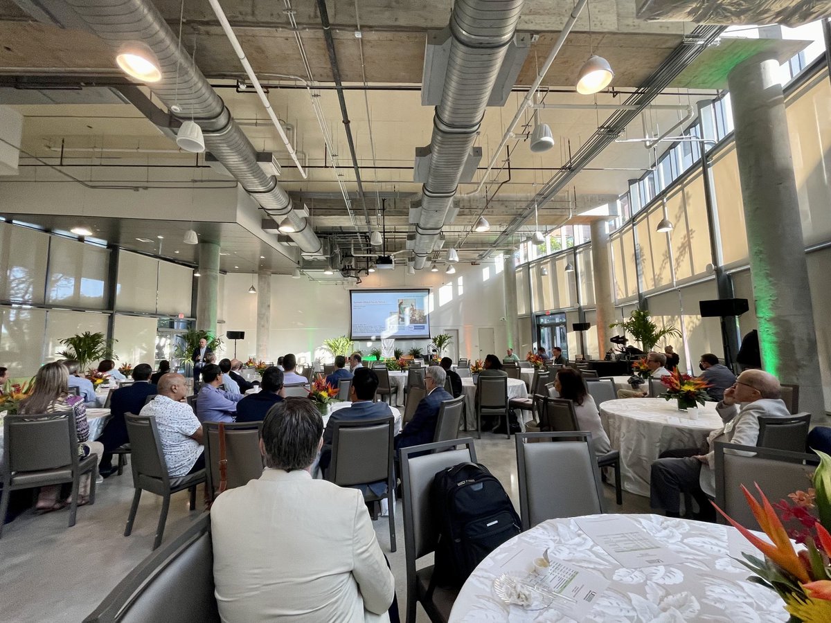 GlopesMd's tweet photo. Kicking off our ⁦@SylvesterCancer⁩ clinical faculty retreat. #InPursuitofyourCure https://t.co/4UiMk4w4OX