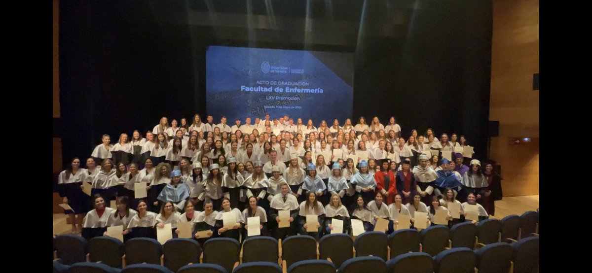 Finalmente, os presentamos a la LXV promoción de #EnfermeríaUNAV 🎓👏🏻👏🏻👏🏻