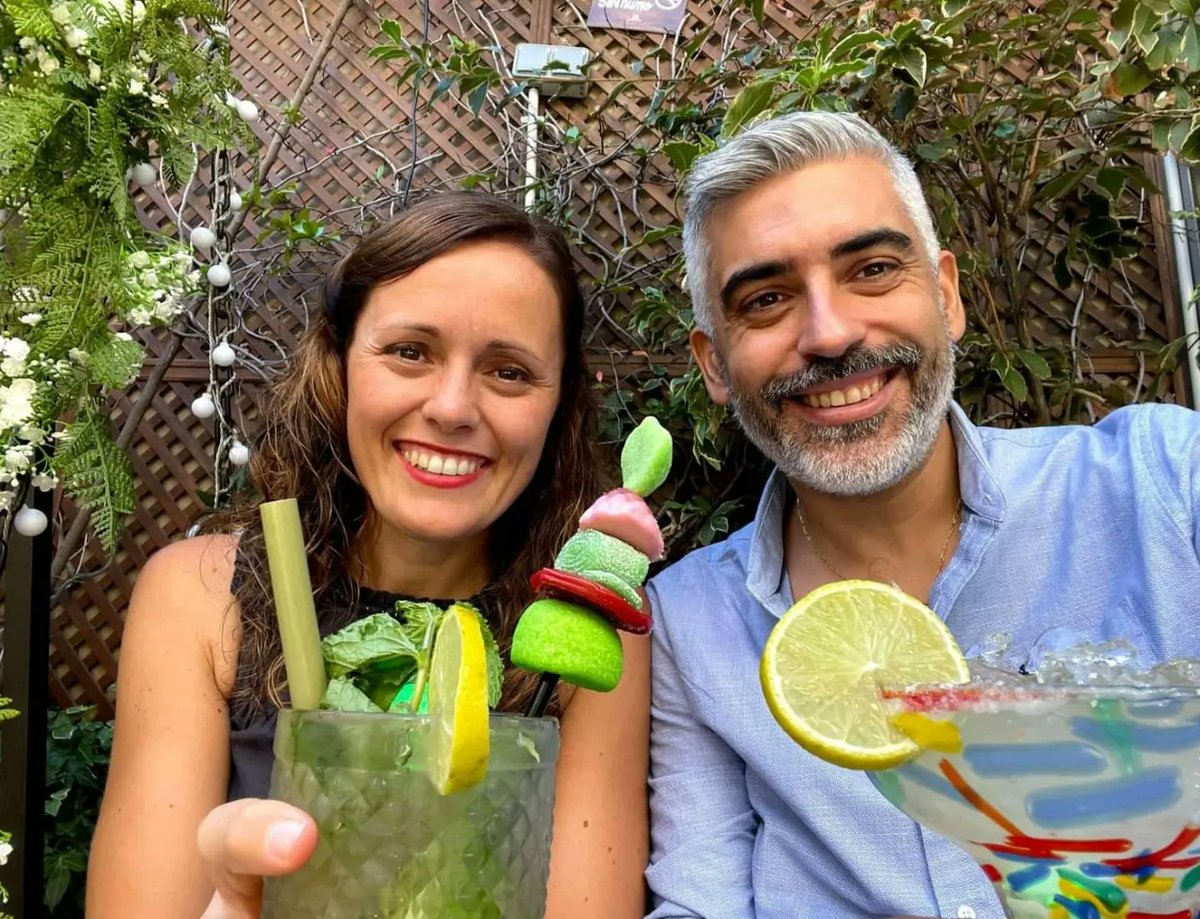 PrasadPBhat's tweet image. There is no bigger joy than finding your soulmate. Don&apos;t they look absolutely gorgeous together? ☺️❤

Rush in your inquiries to info@graphicurry.com for June 2021 booking. 

 #prasadbhatart #weddinggift #personalizedgift #weddingportraits #familyportraits