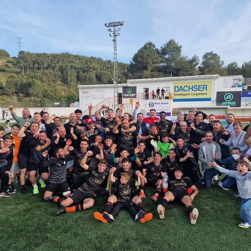Dawid220216's tweet photo. 🧡Otro ano, otra temporada, otra oportunidad de promoción

🔥⚽🔥⚽
Vamos @torrentcf 🖤🧡🔥⚽
 Playoff de Ascenso a  2ª  RFEF https://t.co/7xcw26p7P0
