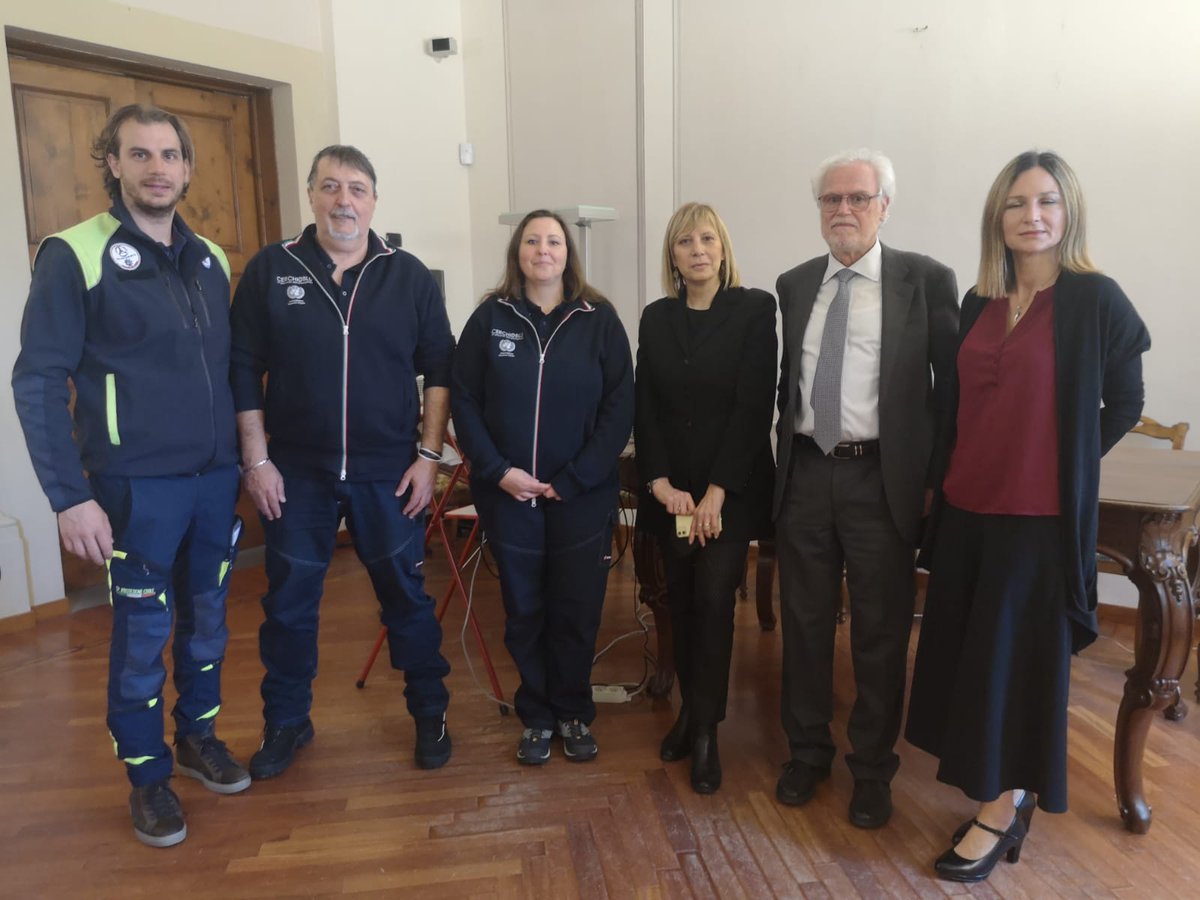 Info_CerchioBlu's tweet photo. Questa mattina a Sesto Fiorentino per la XV Giornata di Protezione Civile abbiamo raccontato l'attività del nostro nucleo di protezione civile e il supporto psicologico durante la pandemia

#PCSesto @PCSesto https://t.co/iR1DjQAI9l