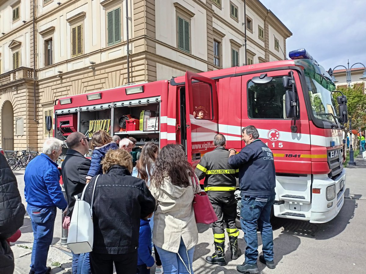 Info_CerchioBlu's tweet photo. Questa mattina a Sesto Fiorentino per la XV Giornata di Protezione Civile abbiamo raccontato l'attività del nostro nucleo di protezione civile e il supporto psicologico durante la pandemia

#PCSesto @PCSesto https://t.co/iR1DjQAI9l