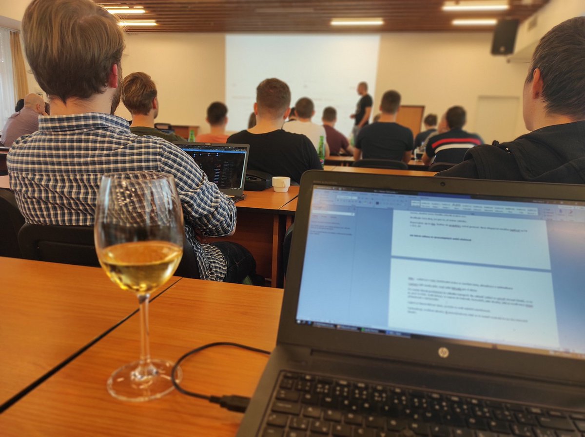 LadyVirtual's tweet photo. Po pár letech na #seologer https://t.co/O2UD0rS0ZP