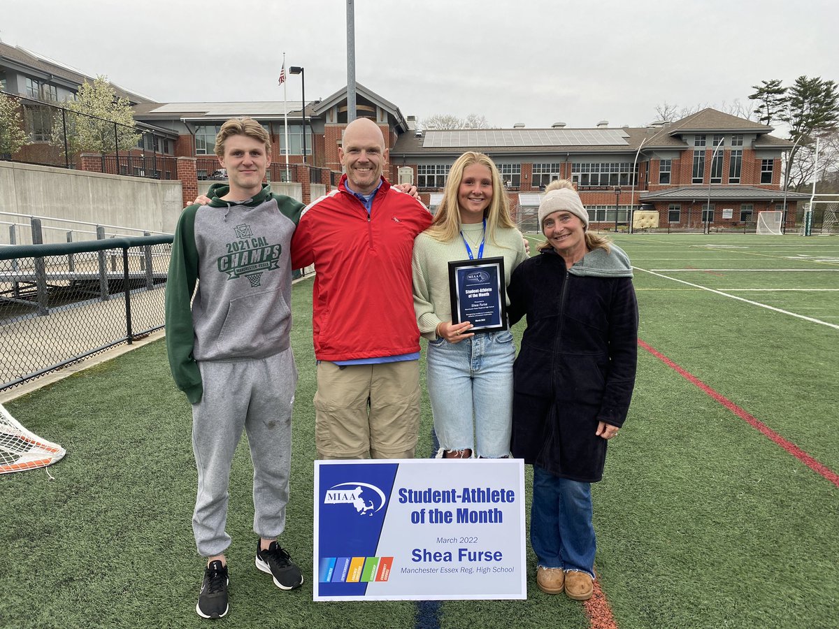 MIAA033's tweet photo. 🌟Congratulations to Shea F. on her selection as the March #MIAA Student-Athlete of the Month. Nice to present this to her in front of friends, family &amp; classmates. A tremendous #athlete #scholar #leader &amp; her #service is unmatched! Good luck at U of Georgia!! #OneTeamOneMIAA https://t.co/JecmW7PakB