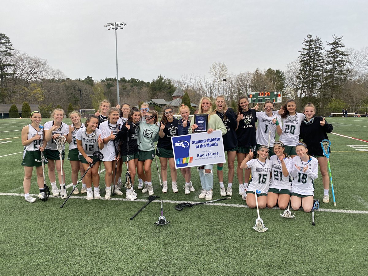 MIAA033's tweet photo. 🌟Congratulations to Shea F. on her selection as the March #MIAA Student-Athlete of the Month. Nice to present this to her in front of friends, family &amp; classmates. A tremendous #athlete #scholar #leader &amp; her #service is unmatched! Good luck at U of Georgia!! #OneTeamOneMIAA https://t.co/JecmW7PakB