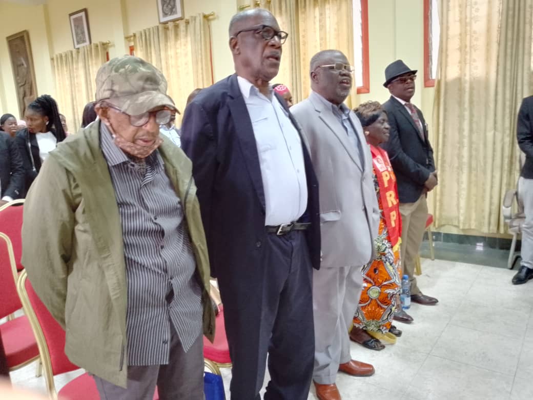 de_prp's tweet photo. LE SG DU PRP JULES BANZE MULONGO PRÉSENTE LES RÉSULTATS DES CONSULTATIONS ✊ https://t.co/gNfnXt8JkI