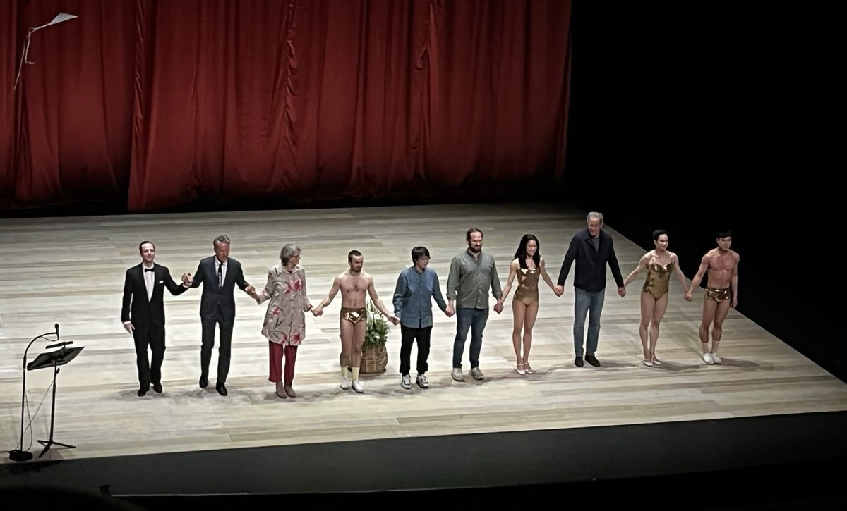 vossenaar's tweet photo. What an experience! On stage to perform The Human Voice @NDTdance 'How to Ruin a Dance' by #RoyAssaf #AramHasler #Dreams360 World Premiere in many ways! @amaredenhaag #DoYouHearMe https://t.co/NIgslstu5B