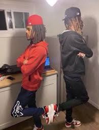Fsleek3's tweet photo. how me and Frank ocean be when “pink + white”comes on. https://t.co/Gmgq9rJiXA