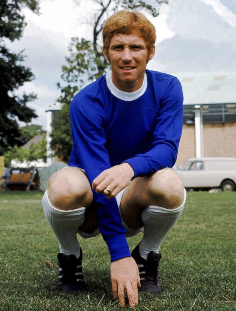 voltasport's tweet photo. 🏴 Alan James 𝗕𝗔𝗟𝗟
📍 Farworth 🇬🇧 12/5/1945
🙏🏻 Warsash 🇬🇧 25/4/2007
🏟 Mediocentro 🌍 @England (72)
👕 @AshtonUnitedFC @BlackpoolFC @Everton @Arsenal @HellenicFC_CPT @SouthamptonFC #PhiladelphiaFury #VancouverWcaps @FloreatAthena #EasternSC @Official_BRFC
Apodado Firehead. https://t.co/Tg6z6N3C2V