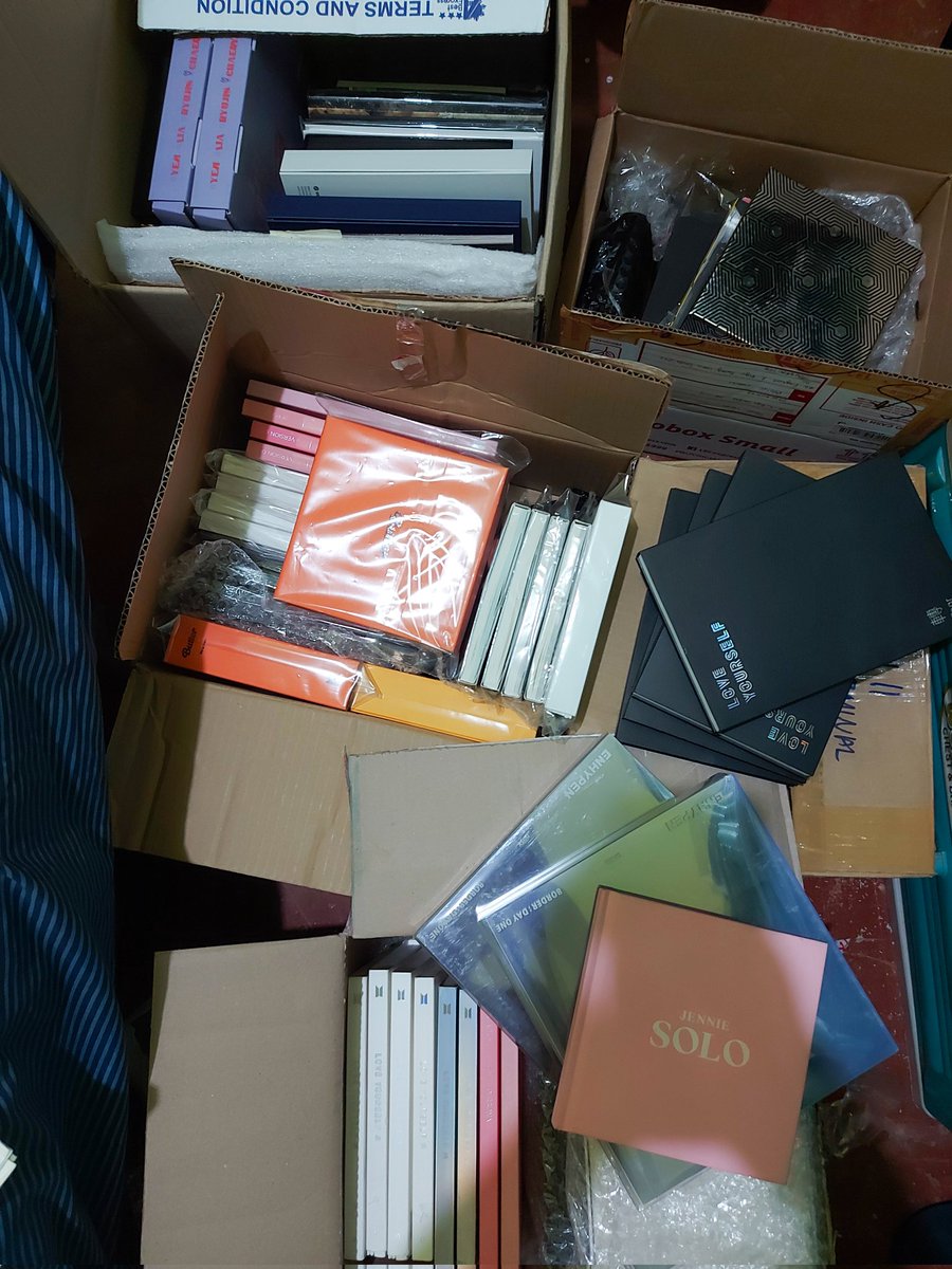 SkFinds's tweet photo. Open for bulk po ako. Dm me sa shops/ga hosts/resellers na interested.
 
If for retail naman, dm nyo ko anong albums interested kayo dyan and your budget. I'll give discount if madami kukunin 😉 https://t.co/BUAbyoiiAK