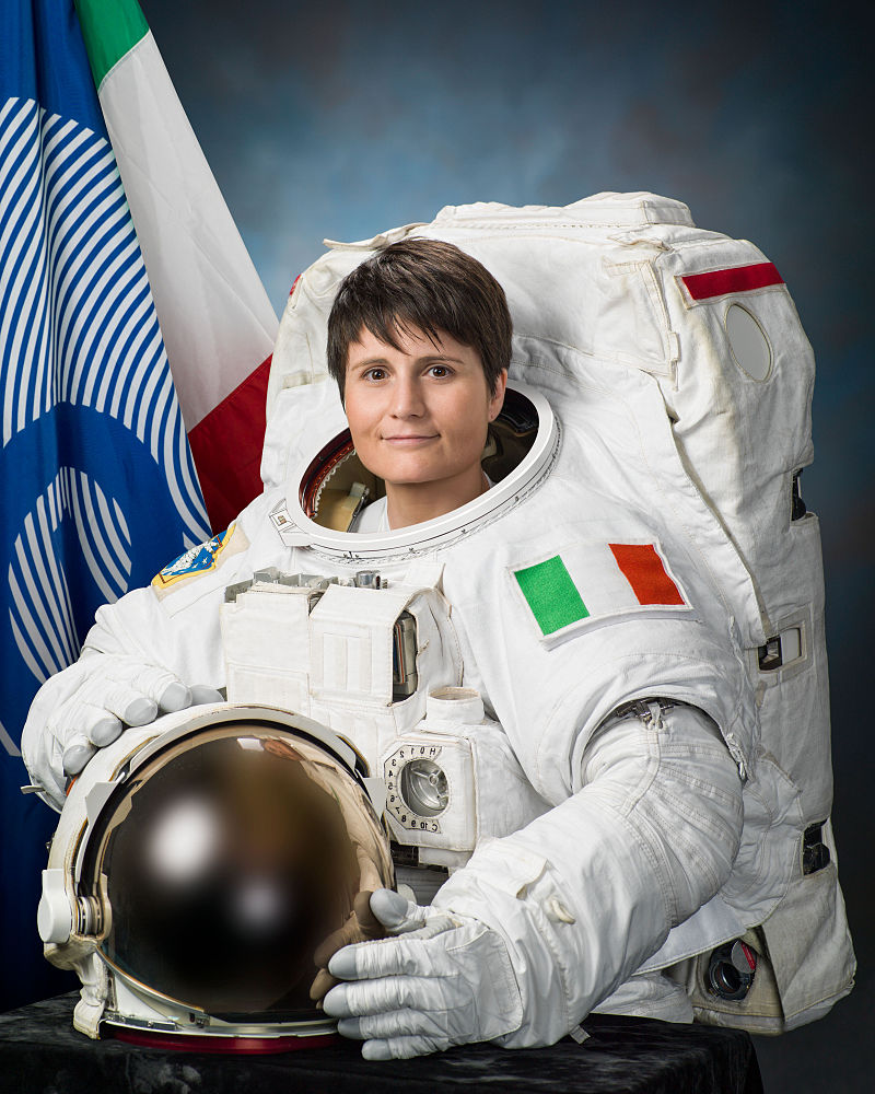 Sons_of_Italy's tweet photo. Spotlight Saturday!
@AstroSamantha(b. 1977) is an Italian astronaut and first Italian women in space.
#OSDIA #SonsOfItaly #SpotlightSaturday #ItalianAmerican #ItalianHeritage #ItalianPride #ItaloAmericano #Italian #Italiano #Italy #Italia #SamanthaCrisoforetti #AstroSam https://t.co/EQZlHnqIDK