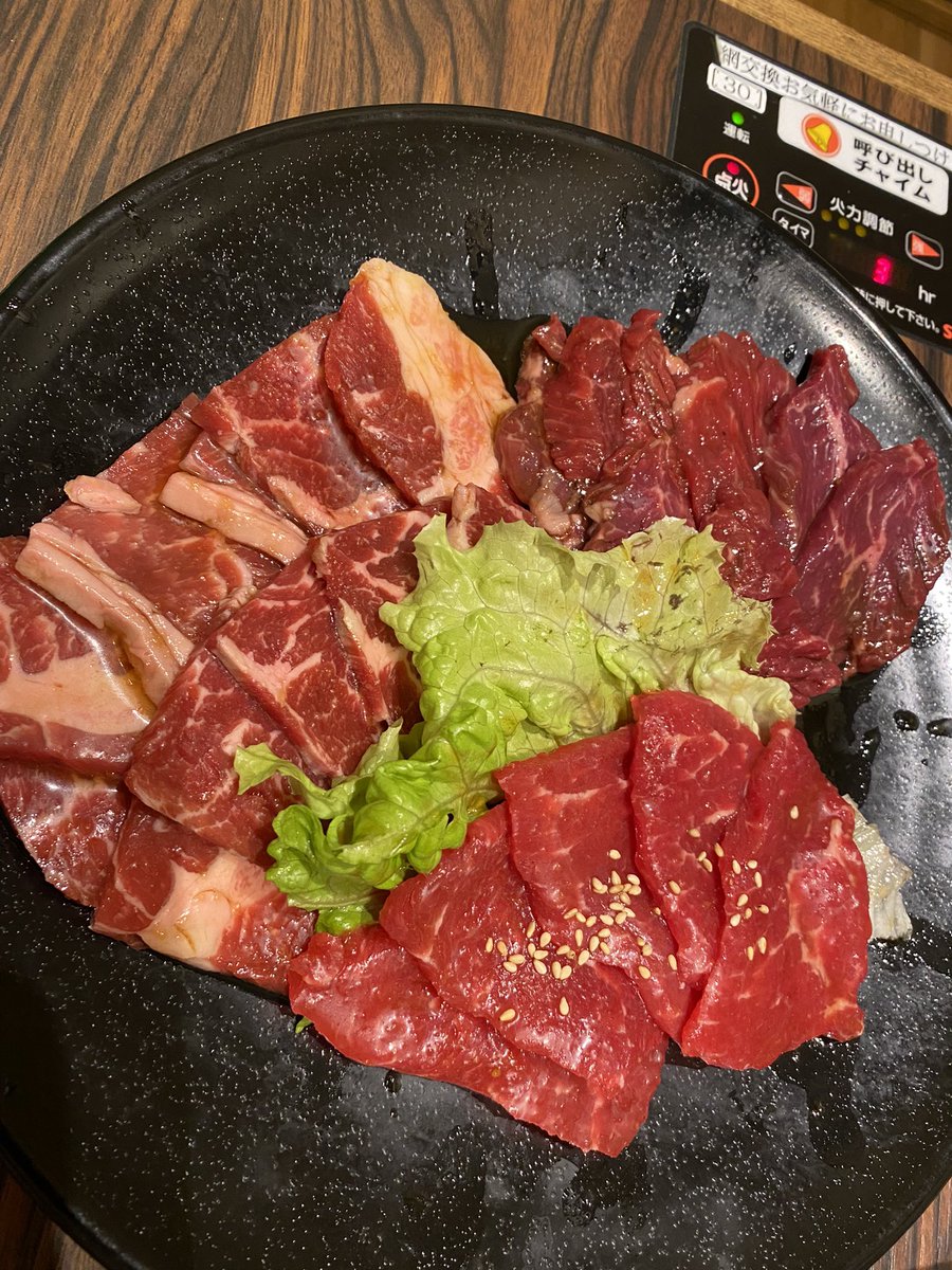 〜GW中の裏活〜
GW中お仕事でどこも行けないという事で焼肉食べてスタミナつけて近場でお泊り。
何回かお会いしてる方で、電マ好きなのでずっと当ててたら右手の感覚がおかしくなり電マが熱くなってました笑
その後は骨抜きされました笑
GWの良い思い出になってくれれば良いです。