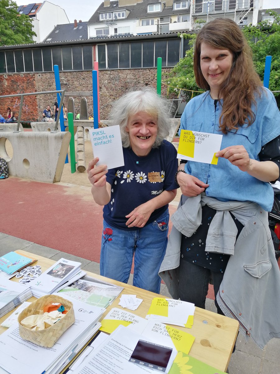 PIKSLTEAM's tweet photo. Heute ist #Aktionstag für die Teilhabe von Menschen mit Behinderung. Wir sind in #Flingern vor Ort mit lauter technischen Spielereien und genießen den Tag auf dem #Vielplatz.
#PIKSL #Teilhabe #Digitalisierung https://t.co/7YtN6TBKpU