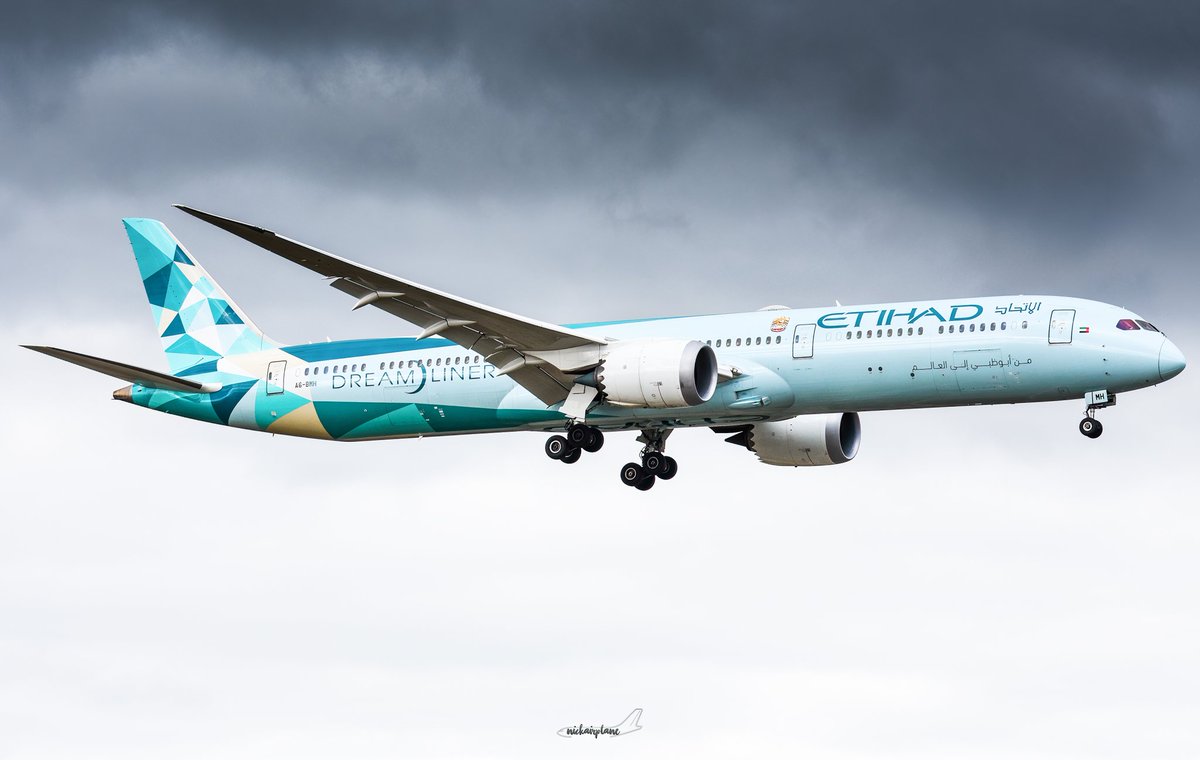 Boeing 787's of <a href="/etihad/">Etihad Airways</a> at Schiphol, which one is your favorite? #etihad #ey <a href="/Boeing/">The Boeing Company</a> #boeing #b787 #abudhabi #schiphol #schipholairport #ams #eham