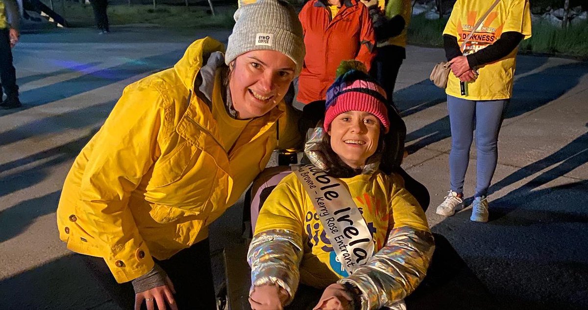 mshanley_m's tweet photo. #DIL2022 #DarknessIntoLight2022 #kenmare Delighted to meet Emma Browne who started the #DIL2022 #kenmare a #kerryrose contestant! #bestofluck @PietaHouse @EnableIreland https://t.co/BXyIWCJWOj
