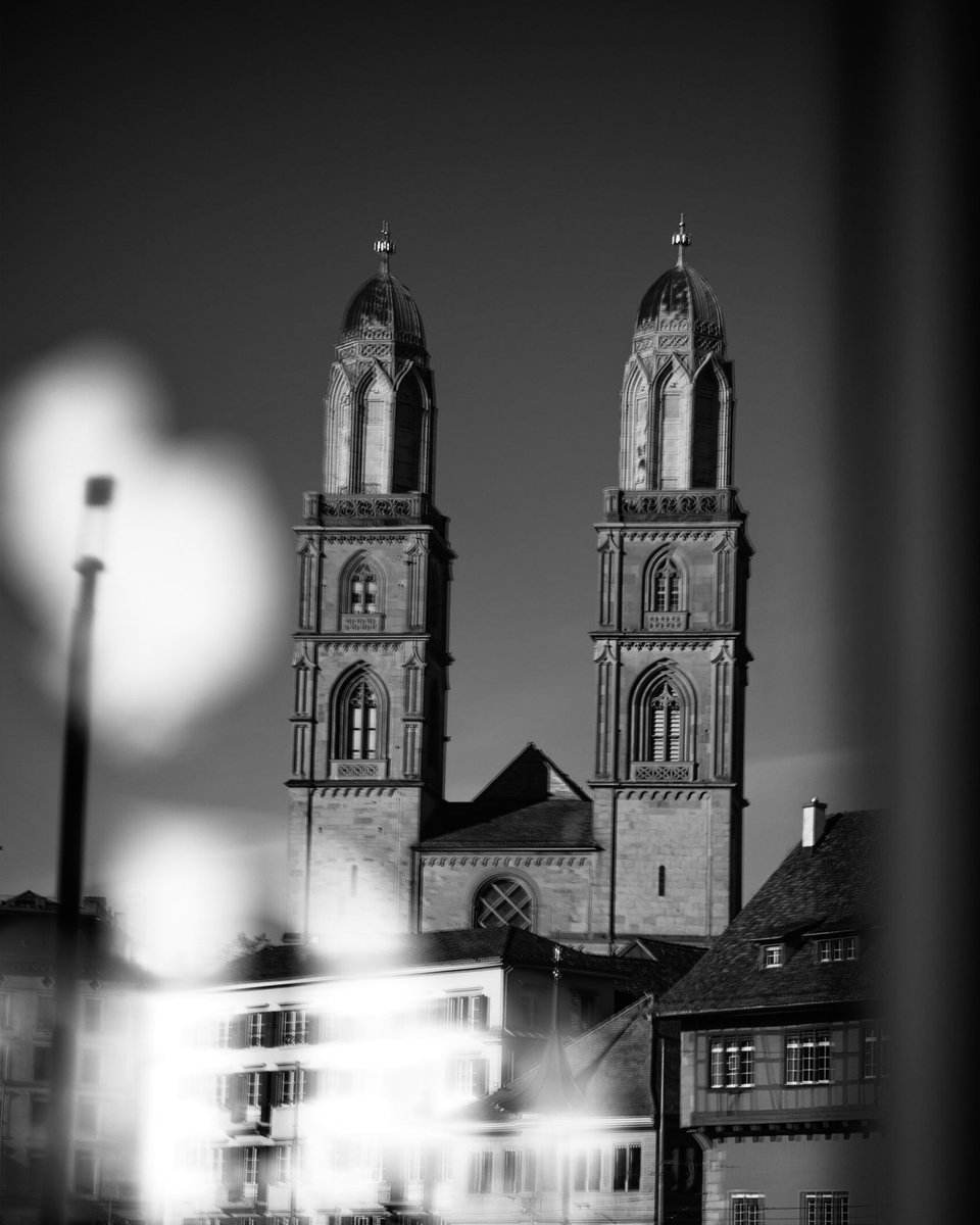 repfl's tweet photo. Discover the Little Big City

#grossmünster 

Walking around my Home Town and see it with my Eyes

#Zurich #Switzerland #Streetphotography #blackandwhitephotography #leicam11 #leicaswitzerlandj https://t.co/9PZbe1OokM