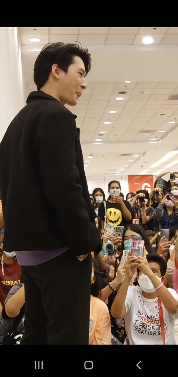 ตอนรวมพล น่ารักอ่ะ
😍
#WhiskasxKrist
#KristPerawat