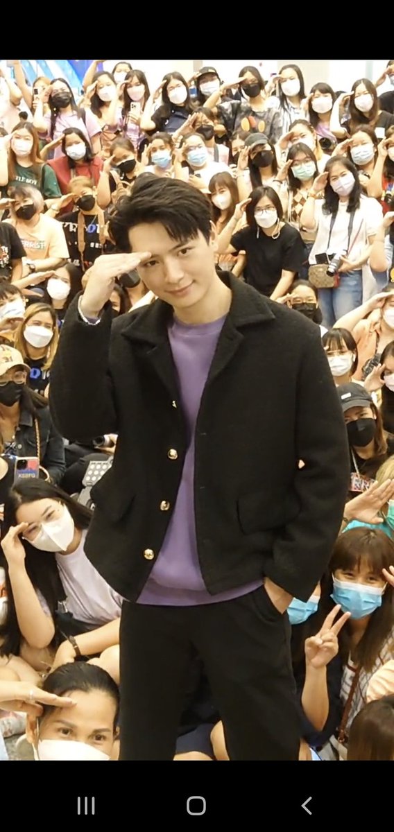 Inlove_NoRitz's tweet photo. ตอนรวมพล น่ารักอ่ะ
😍
#WhiskasxKrist
#KristPerawat https://t.co/V16bgnPnL9