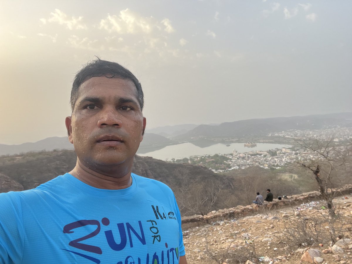 Another #HillRun of 13k today till Nahargarh view point. What a beautiful view of #Jalmahal and #Pinkcity
