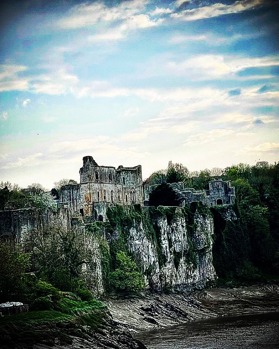 #Chepstow #Castle #Monmouthshire 

One of the first #norman strongholds in #Wales. Construction began in 1067, by William FitzOsbern #castlesaturday  
 #cymru #medieval #castle #welshcastle #archaeology #historicsite  #visitsouthwales #southwales #old #explore #historic