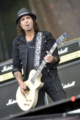 Happy birthday Phil Campbell 