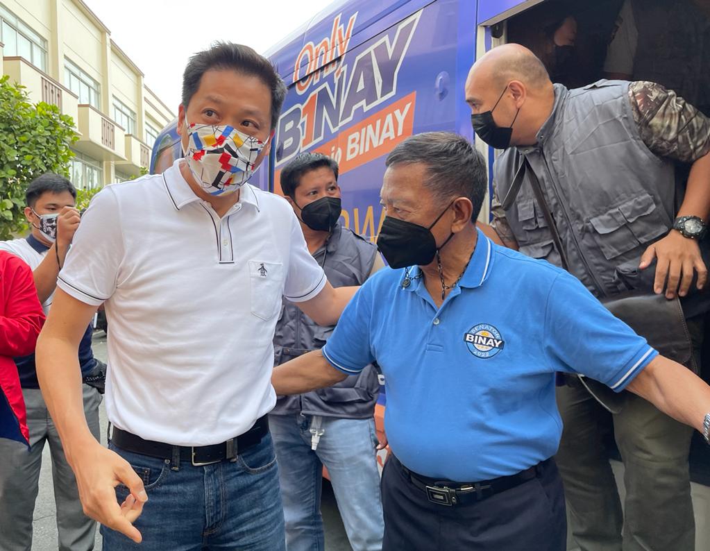 rex_gatchalian's tweet photo. Valenzuelanos, 

Jojo Binay po para sa Senado sa Lunes. https://t.co/4wXe7Bkn2b