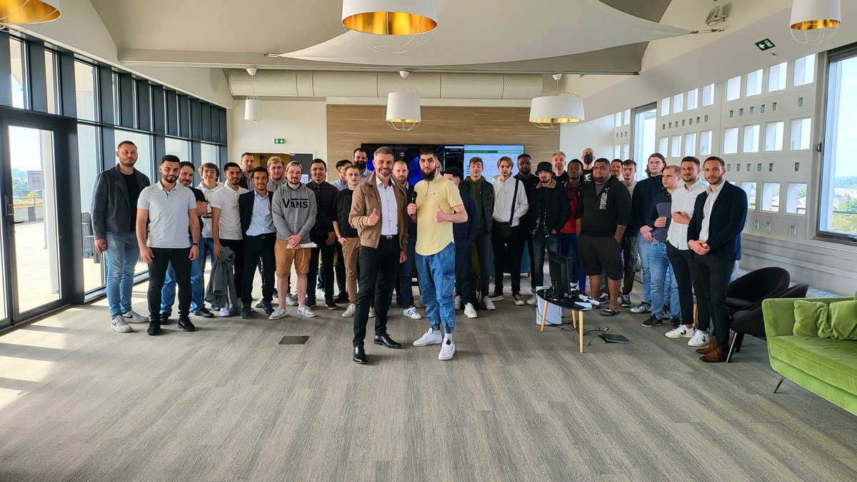 Go 🔴LIVE sur TWITCH !!!

➡️ Tournoi #FIFA22 commenté  par <a href="/lanciendu28/">L'ANCIEN ‼️</a> et moi-même ⚽️
➡️ Organisé par le <a href="/CreditAgricole/">Crédit Agricole</a> Centre Loire

▶️ twitch.tv/SofianLeGEEK
▶️ twitch.tv/SofianLeGEEK