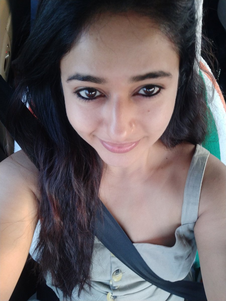 bajwa_poonam's tweet photo. #shootmode# https://t.co/rZcUly8z7Z
