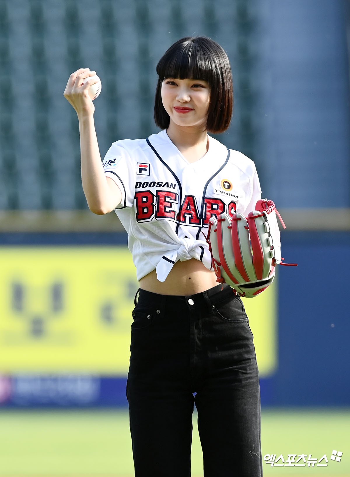 FSJEnvnWYAEt_as?format=jpg&name=large