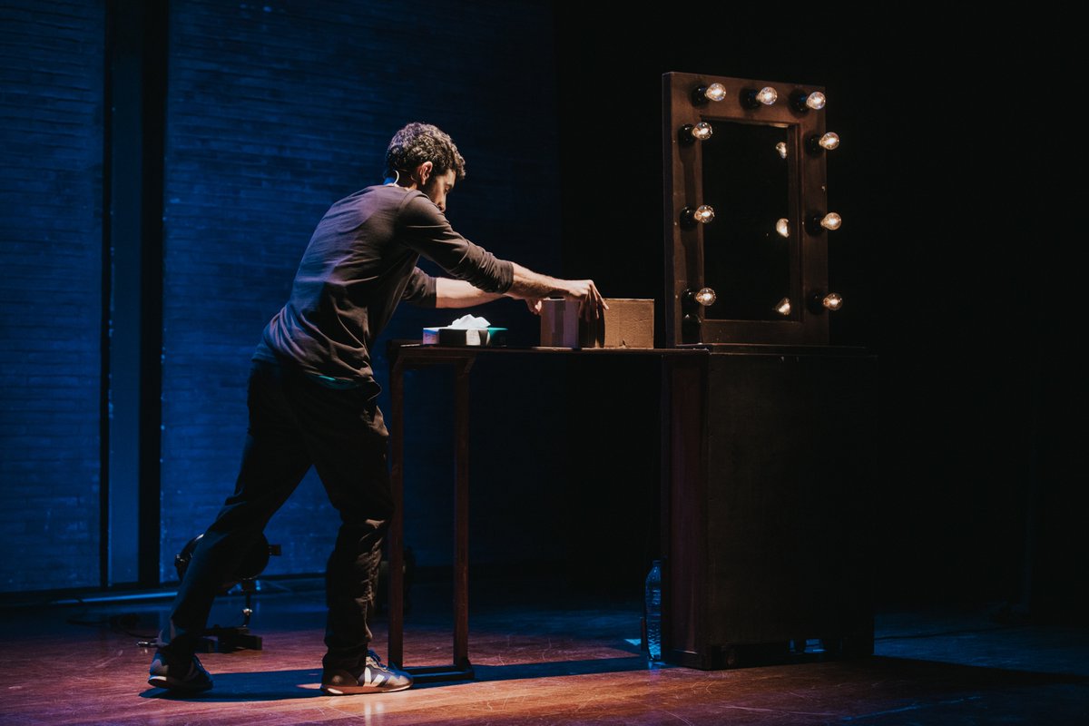 CTeatreMicalet's tweet photo. 😎 Ens encanten els dissabtes com aquest!
🪞 A les 19 hores/ #LEspill de Rubén Aparisi
🎤 I a les 22:30/ Nits de @Riuresvalencia conquerirà el Micalet.😂 @mariajuandonat , @ferrxn__ i @arrobaborigen . QUÈ MÉS VOLEU?
🎟 Últimes entrades: https://t.co/udUSY7Rwmg https://t.co/GVHEkCmfIz