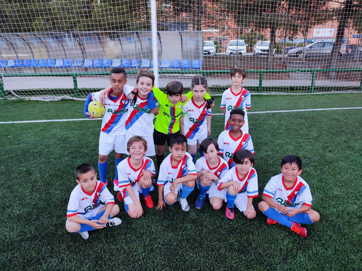 CelticCastilla's tweet photo. LIGA | PRIMERA PREBENJAMIN 

#PrebenjaminA 2️⃣➖2️⃣ @UnionAdarve B

Nuestra Capitana Julia al frente de su #Equipo 💪

⚽️ Malvin
⚽️ Lopéz 

⚪️🔴🔵#VamosCeltic #cantera https://t.co/DIFeZNVP7s