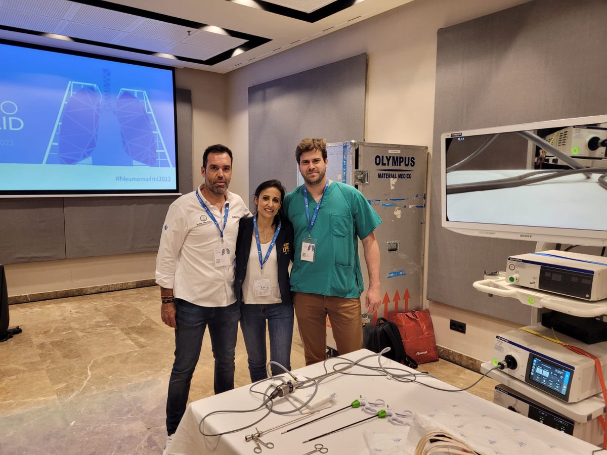 Gracias a <a href="/NeumoMadrid/">Neumomadrid</a> y a <a href="/RaquelPerezRojo/">RaquelPérezRojo</a> por permitirme compartir mi entusiasmo en mejorar el manejo del paciente con #cancerdepulmon con los asistentes al taller de técnicas pleurales.
Enhorabuena por el excelente nivel del #congresoneumomadrid!!!
