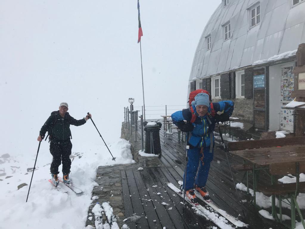 Fresh snow and mixed weather stopped our Mont Blanc attempt this week. Grand Paradiso was a good plan B. Thanks to Gareth for guiding 👍