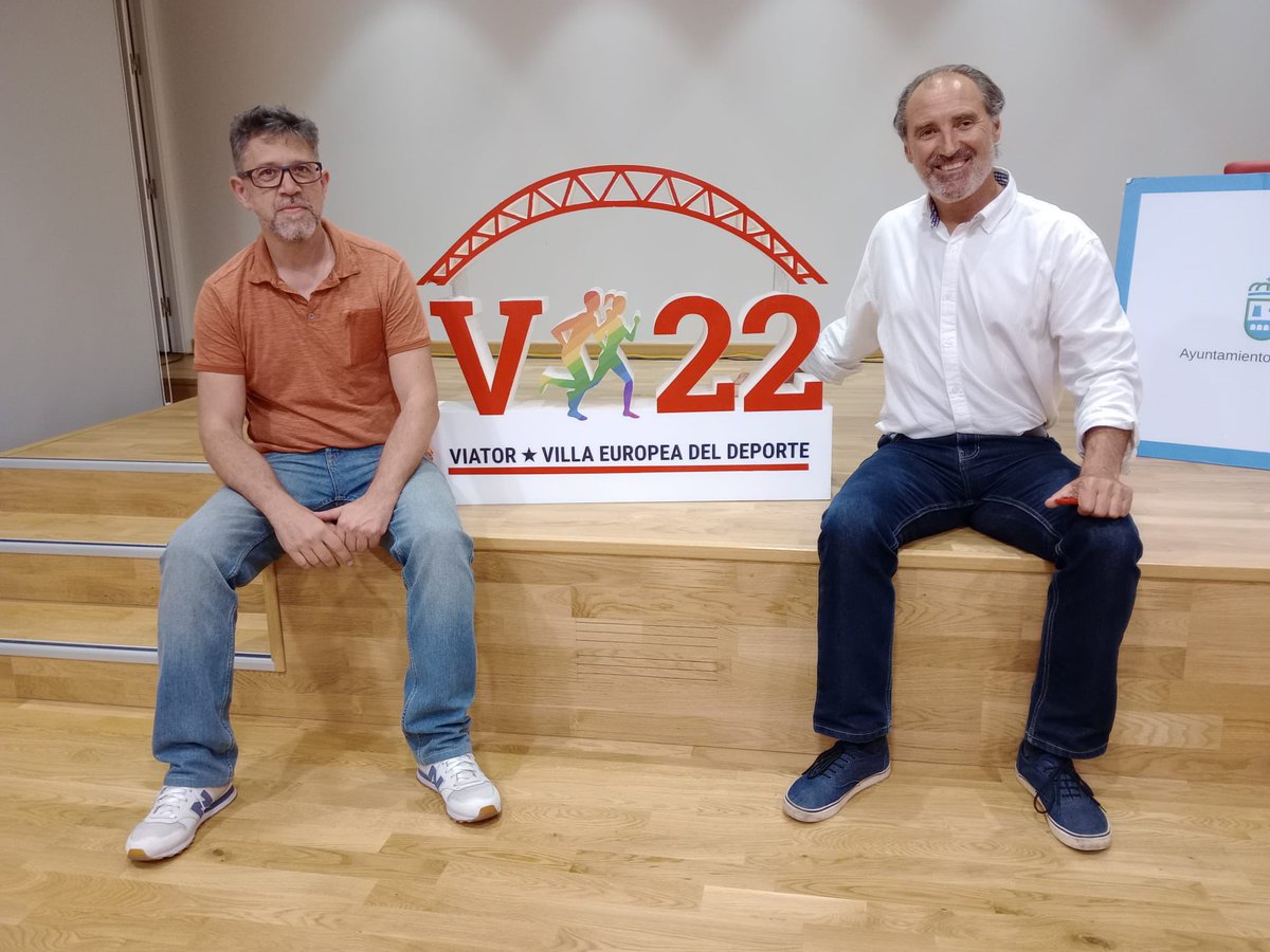 Ayer presentaron su libro REACTIVATE de <a href="/antcasimiroual/">Antonio Casimiro</a> y José Sande,  más que una presentación fue una MASTERCLASS, muchísimas gracias por el trabajo que desempeñáis y por el corazón con el que lo hacéis. #Educacion #Deporte #terapiaemocional <a href="/Viatoraldia/">Ayuntamiento de Viator</a>