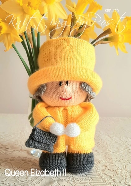 KnittingbyPost's tweet photo. Make your own knitted Jubilee Queen Elizabeth II Doll soft toy. Leaflet delivered or instant PDF #Queen #Jubilee #Royals #knitting  https://t.co/xHLbjUUS9z https://t.co/R75A7Q5YFm