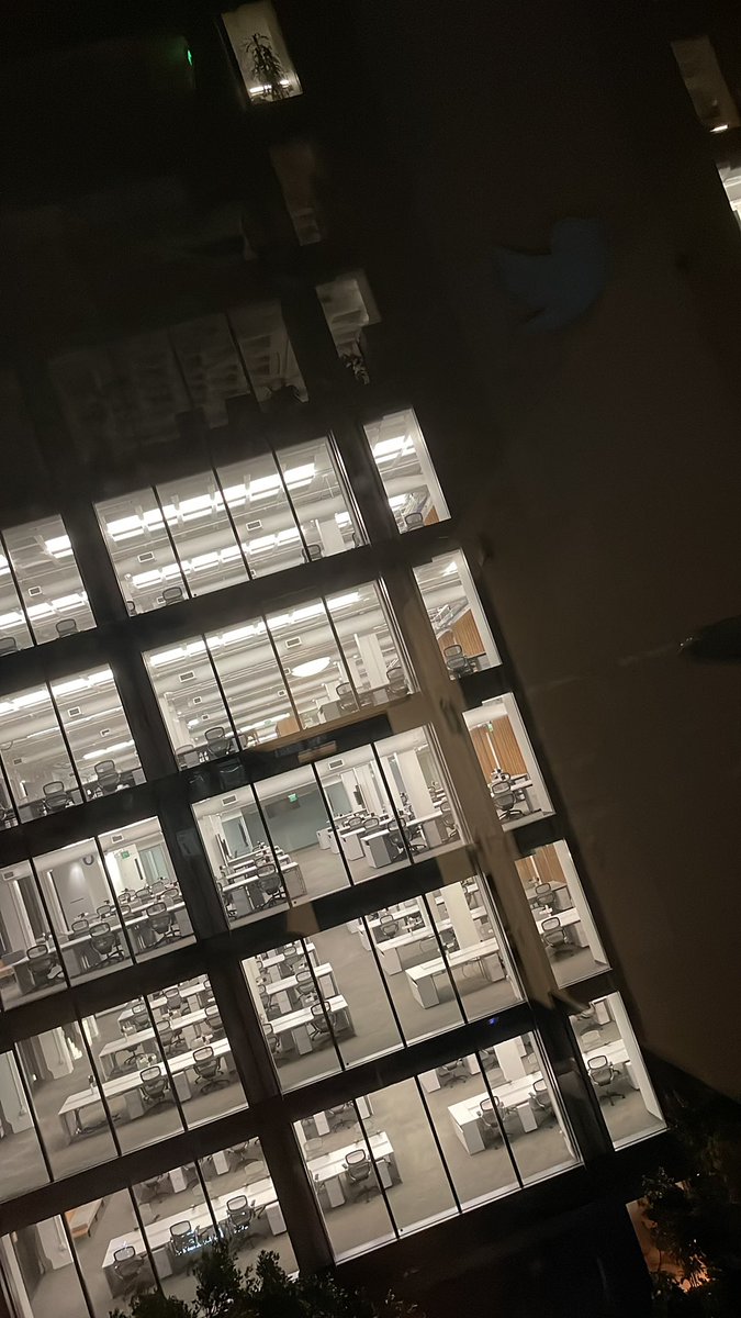 jonschen88's tweet photo. @TwitterSF @Twitter @elonmusk @jack please turn off your Twitter building lights. They’re on every night. Wasting precious energy. Are these building lights on in every universe? #MultiverseOfMadness #strange #saveenergy #lights https://t.co/fD90lLIEhR
