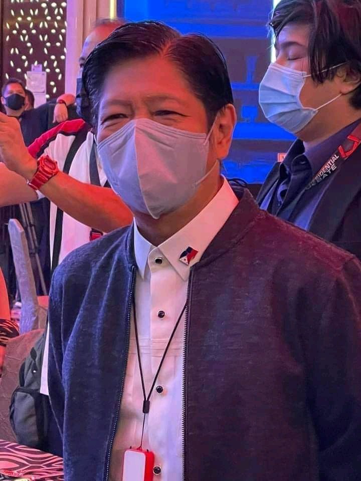 itsMeJom16's tweet photo. Konting tiis nalang aming Presidente ❤️💚
PULA ANG PILIPINAS
#BBMSaraUNITEAM https://t.co/3URvdnAPkp