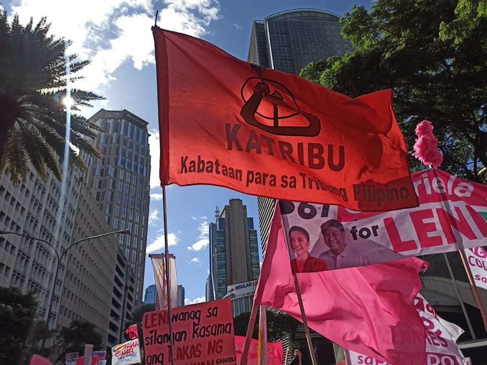 katribu_intra's tweet photo. TIGNAN: Nakiisa ang Katribu Youth kasama ang iba't ibang IP advocates at malawak na hanay ng masa sa Miting De Avance ng tambalang Leni-Kiko upang magpakita ng suporta. 

#MakabayangPagbabago2022 ✨
#37LabogSaSenado
#16ColmenaresSaSenado
#IpanaloNa10Ito https://t.co/Ykg2wbY00a