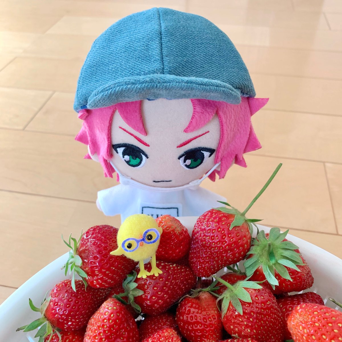 新しく作ったオーバーオールで、いちご狩りにいきました🍓