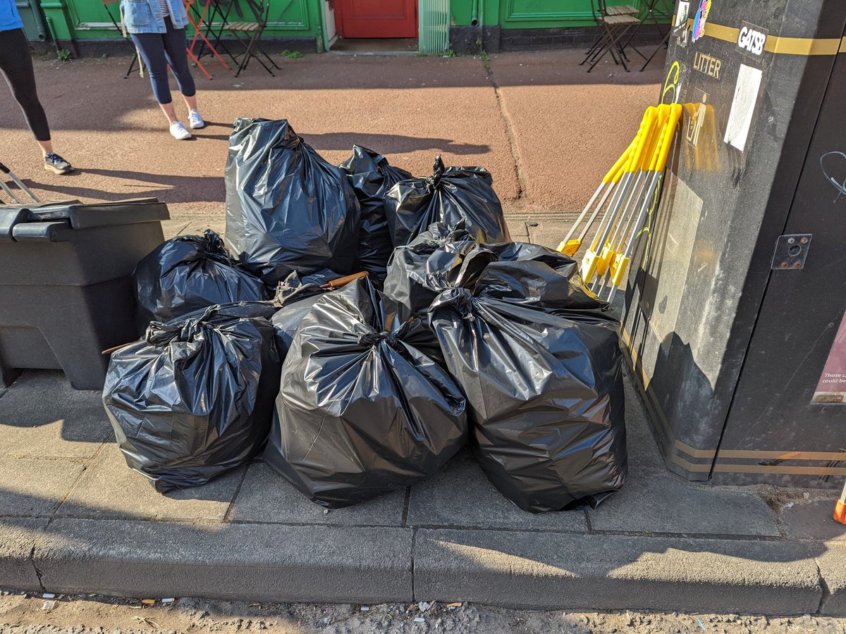 LowHeatonCA's tweet photo. The team at Heaton Litter Pick are arranging a #volunteer #litterpick at the @urbangreenncl City Stadium on:

Sunday 22nd May 2022 at 10.00am.

If you've got an hour, or even just 30 minutes, it's amazing what a difference we can make working together.

We can loan you equipment https://t.co/1CfaZWkzP5