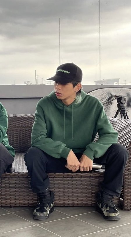 Phunnamas1's tweet photo. คุรพี่เท่มากคั้บ #kaglet #rapper https://t.co/bv8y39HCvQ