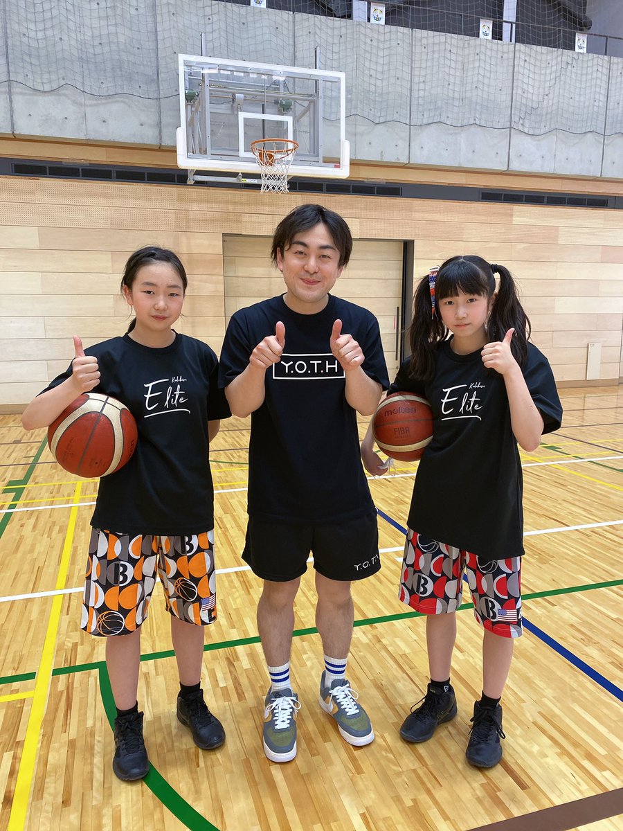 MoMoKa_KoToKa's tweet photo. @hidetonoyubi  さん
親指ギュー太郎さんと、バスケ🏀練習楽しみました✨
いつもありがとうございます😊
#親指ギュー太郎　さん
#優しい　#ギュー　#バスケ　#バスケットボール #バスケ女子　#もっと強くなりたい https://t.co/QyTHyYVbOh