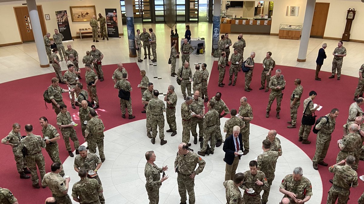 RWxY_CO's tweet photo. Back into the world of wearing uniform on the weekend. The Army Reserve Conference for this year, hearing about how the reserve is going to develop to play its part in Defence in the coming years.

But first, coffee and catching up. https://t.co/R9yG9gRvCR