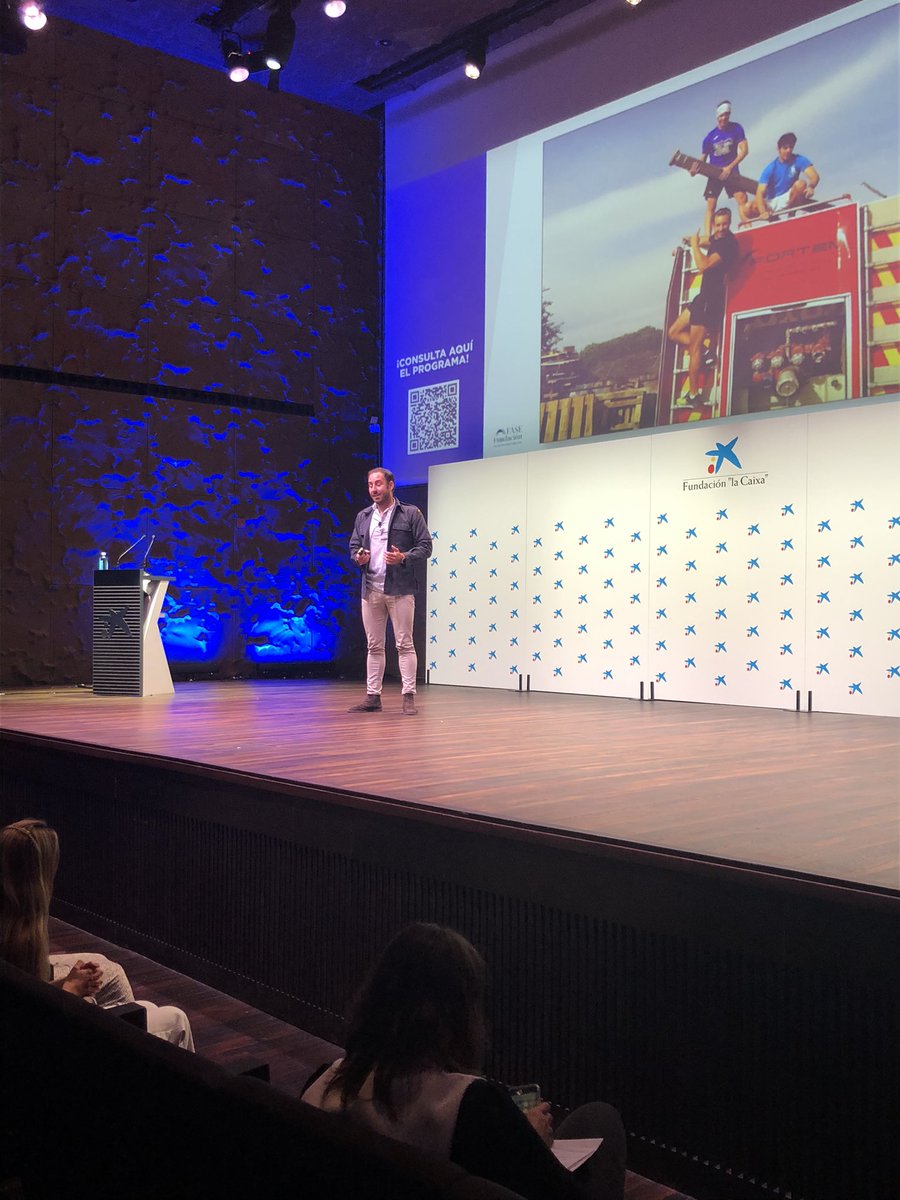 fase_fundacion's tweet photo. “Estar rodeado de gente que me ha apoyado siempre, es lo que me ayudó a recuperarme”

La constancia y el deporte, le ayudaron a volver a su vida normal y retomar sus objetivos. 💪🏻

#globaltrends
#fundacionfase 
#tendenciasglobales
#leadercode
#historiasdesuperacion 
@FundlaCaixa https://t.co/qhSMFfy8O4