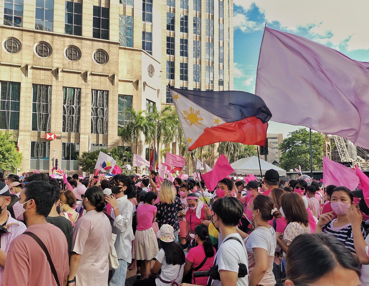 Geno5787's tweet image. Ayala Ave. Is Pink 💖💖💖💖

#LetLeniLead2022 #LeniRobredo2022 #LeniKiko2022 #makatindig