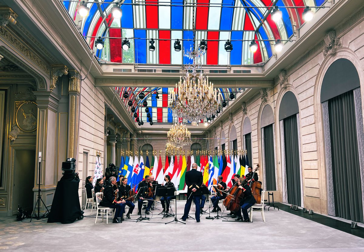 lauriannerossi's tweet photo. 🇫🇷 Palais de l’Élysée.
S’ouvre aujourd’hui une nouvelle page de l’histoire de notre pays et de notre République autour de notre Président réélu @EmmanuelMacron. 🇫🇷 https://t.co/y8vhdMWYoC