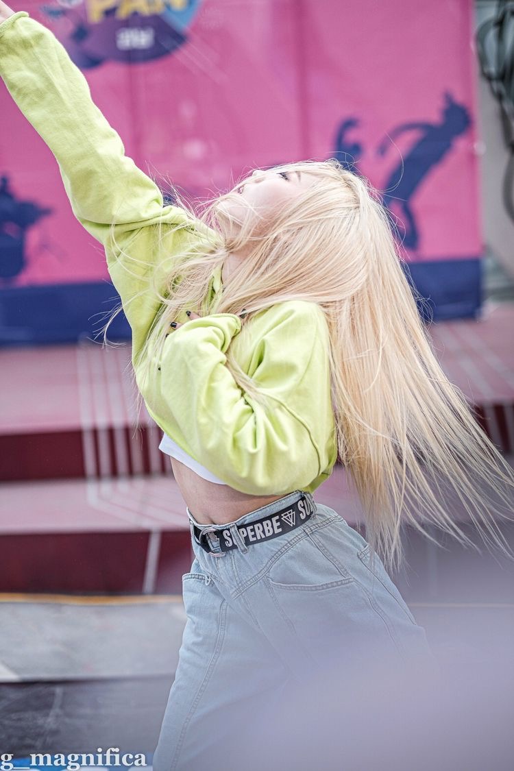 3YEHOURLY's tweet photo. #3YE #써드아이 • #YUJI #유지 https://t.co/RXtWCLfHuw