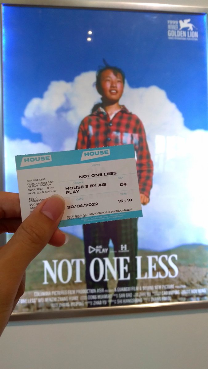 allinmovieth's tweet photo. "Not One Less (1999)" หนังคลาสสิคของ จาง อี้โหมว จะฉายที่ House Samyan 2 วันสุดท้ายนี้แล้ว ส่วนตัวไปดูมาแล้วเมื่อวีคก่อน สำหรับเราก็ประทับใจและรักมากๆ เป็นหนังของจาง อี้โหมว ที่เราชอบที่สุด มันสะท้อนปัญหาสังคมมากๆ เล่าอย่างเรียบง่ายแต่กลับมีพลัง ใครสะดวกก็ไปจัดกันเลย
#NotOneLess https://t.co/8fU0j0abKS